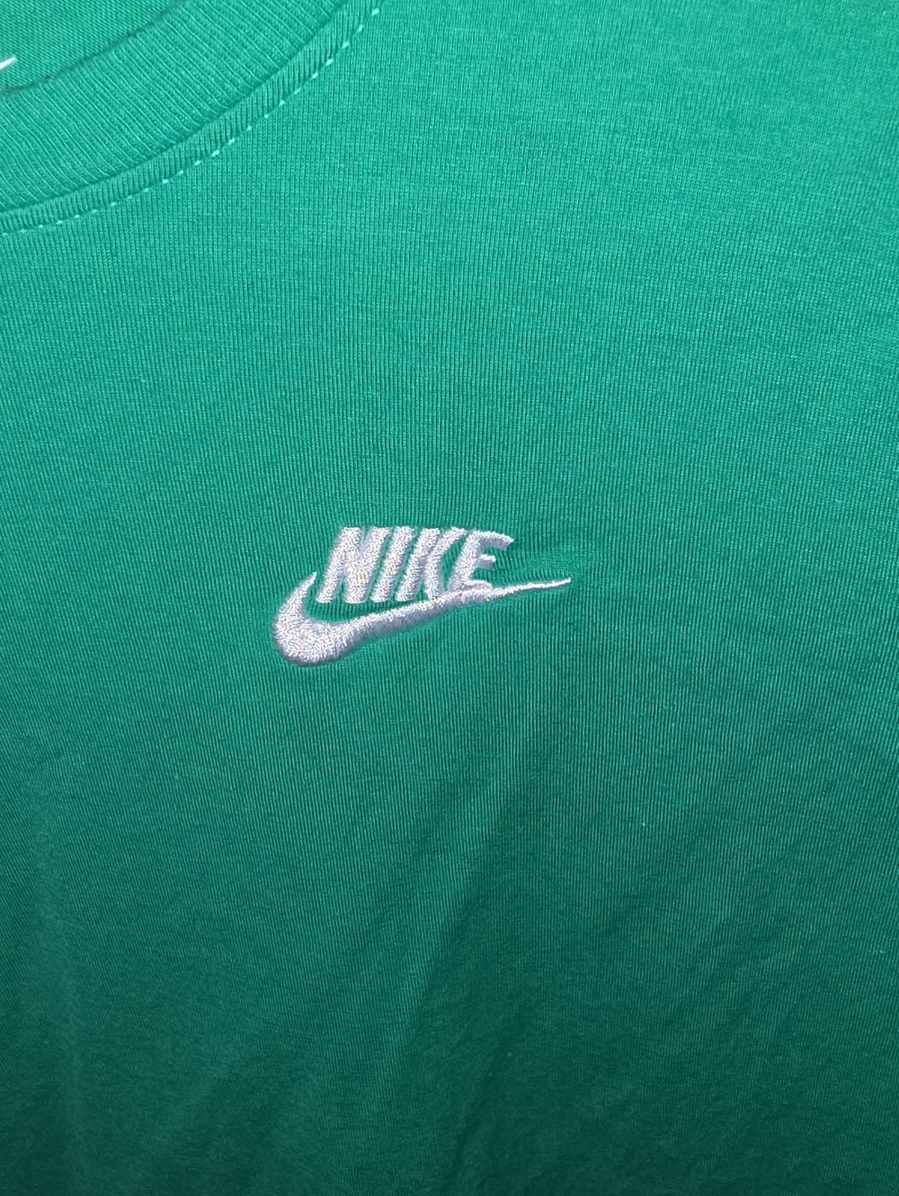 NIKE- The NIKE tee!! Sz Medium, Green And White! - Picture 3 of 5